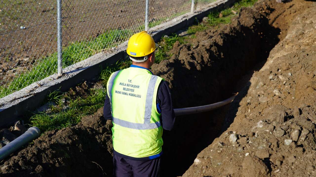 Ula Karabörtlen’de İçme Suyu Hattı Sorunu Çözülüyor 4